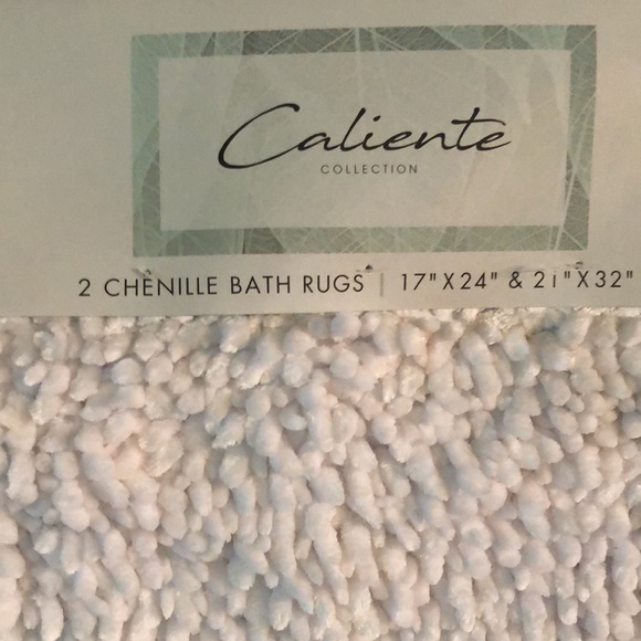 - 2 Chenille Bath Rugs - Picture 2 of 2
